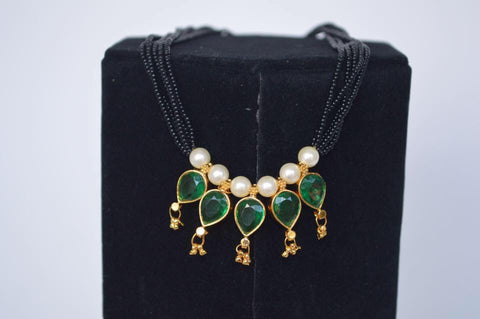 KOPM - 5 pearl pendants with mulit-colored stones and Moti