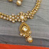 Fit necklace with White stones and pearl drop pendant