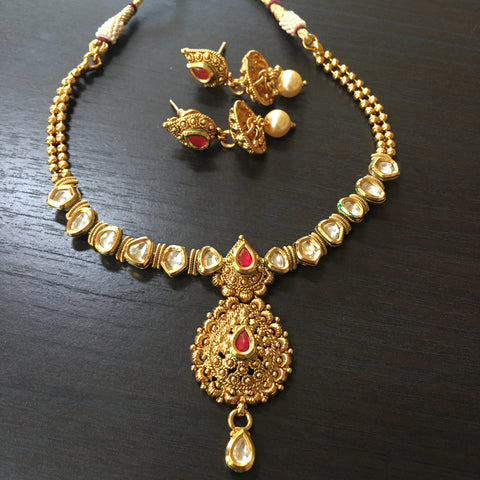 Delicate Kundan necklace with Pearl drop pendant
